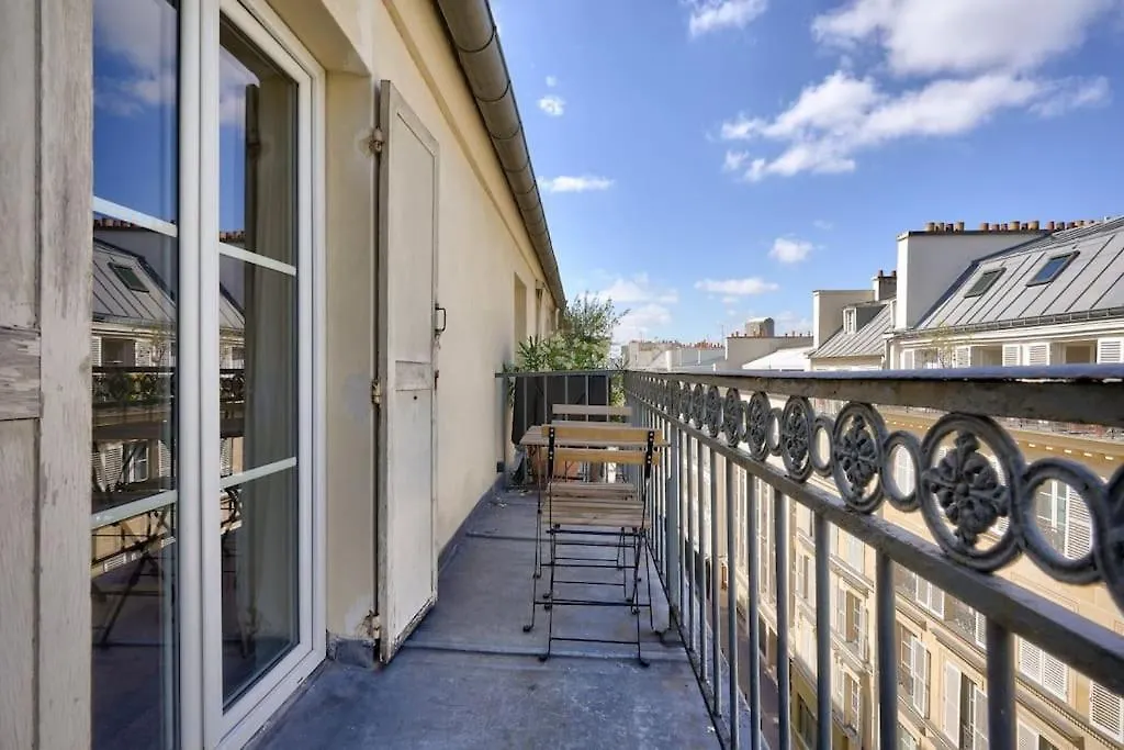Superbe T2 Avec Balcon Proche Du Musee De La Vie Romantique Paris