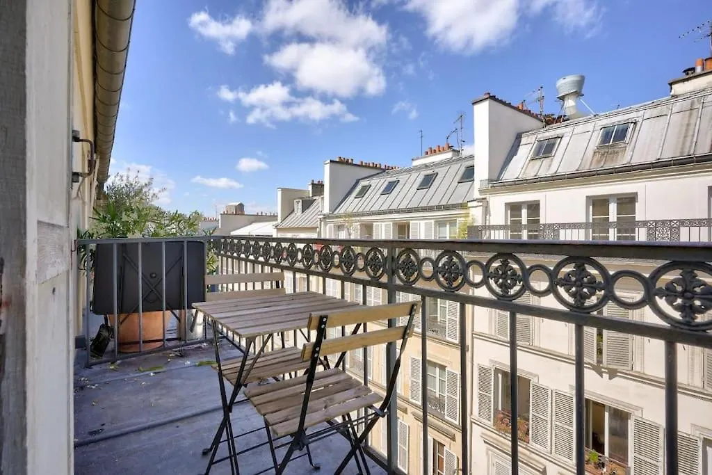 Superbe T2 Avec Balcon Proche Du Musee De La Vie Romantique *